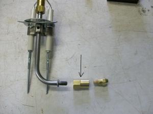 1/8 oil nozzle adapter, 1 3/8" long, Delavan 28737-1